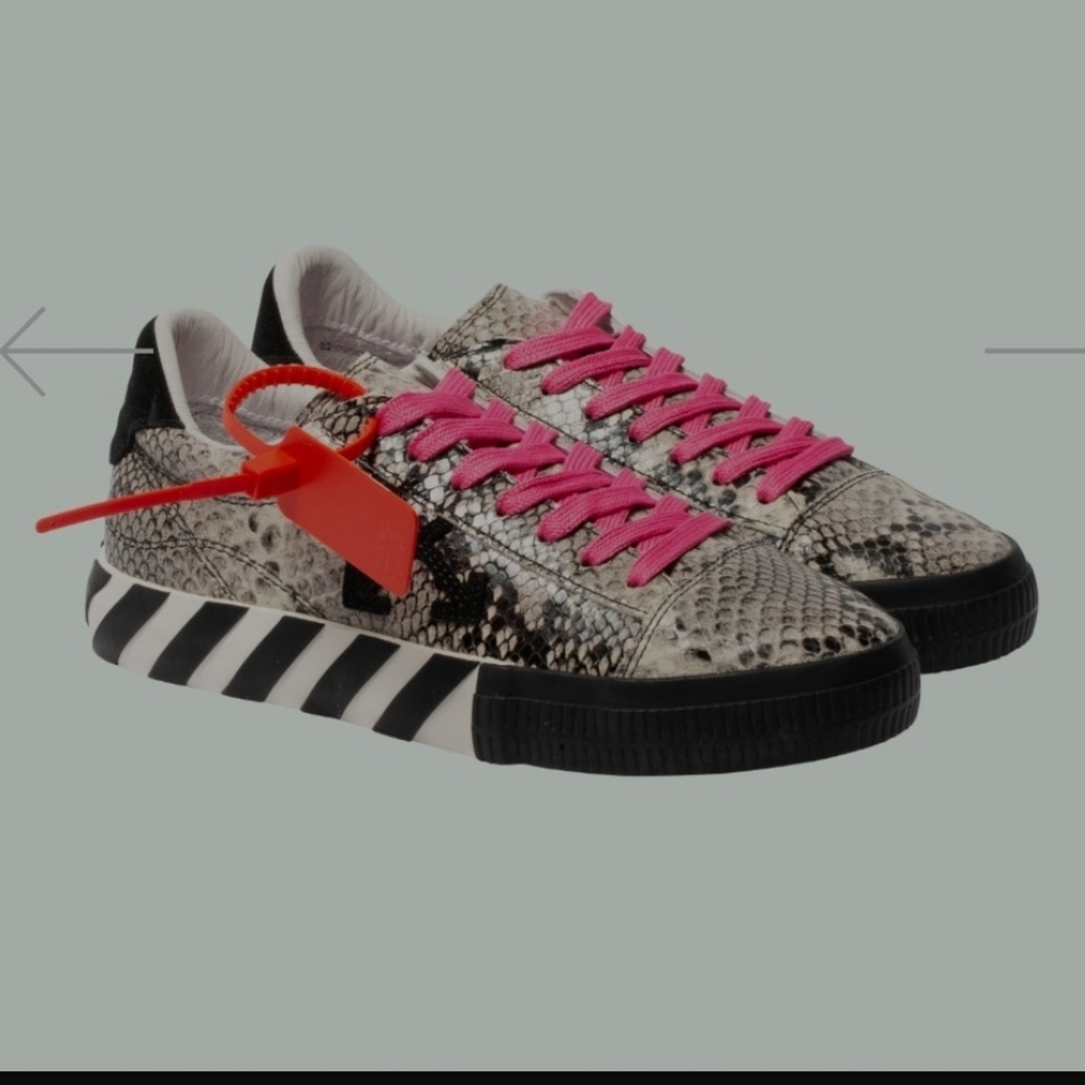 OFF-WHITE Vulcanized New Arrow Snake-Print Stripe